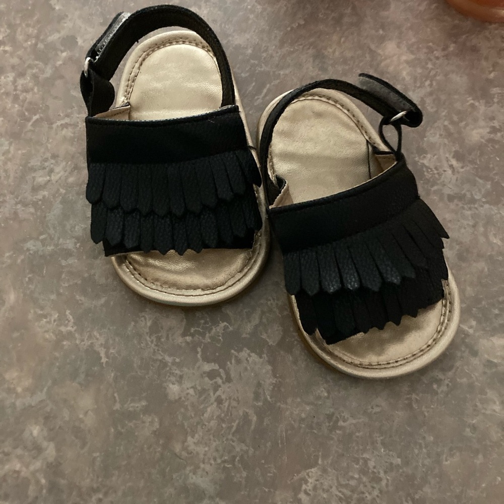 Sandals my daughter had.